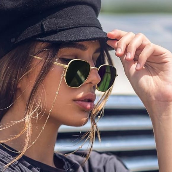 Hexagonal women\'s sunglasses with chain